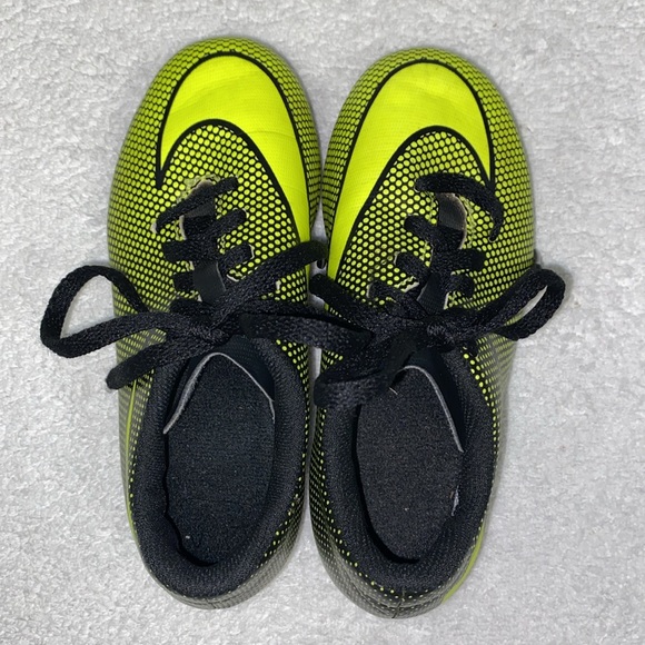 Nike Bravata 2 Size 13C Neon yellow And Black Kids Soccer Cleats 844442 10c - Picture 5 of 6